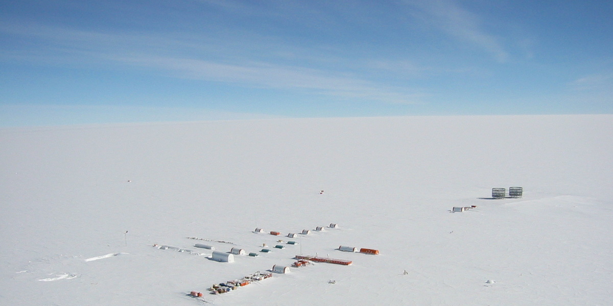 A new Antarctic deep ice core will be drilled at the Little Dome C site in the coming years and optimal tools will be developed in the quest to unlock the climate and environmental secrets of the oldest ice (Credits: BAS).
